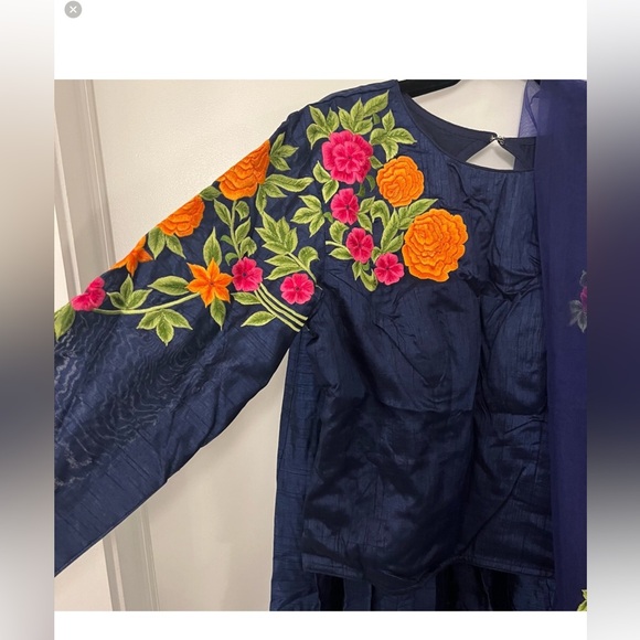 NWOT Navy blue floral lehenga Large/XL - Picture 7 of 11